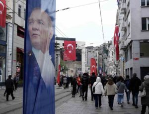İstiklal Caddesi ve Galataport Cumhuriyet Bayramı öncesi Türk bayraklarıyla donatıldı