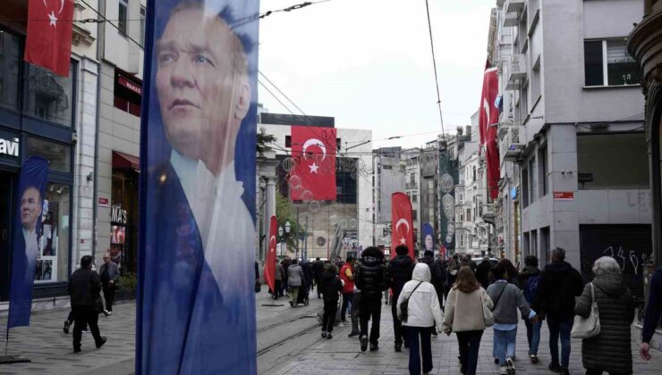 İstiklal Caddesi ve Galataport Cumhuriyet Bayramı öncesi Türk bayraklarıyla donatıldı