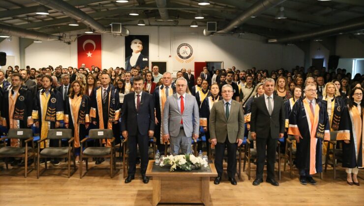 İzmir Demokrasi Üniversitesi 2026-2027 akademik yılını 57 yeni personelle açtı