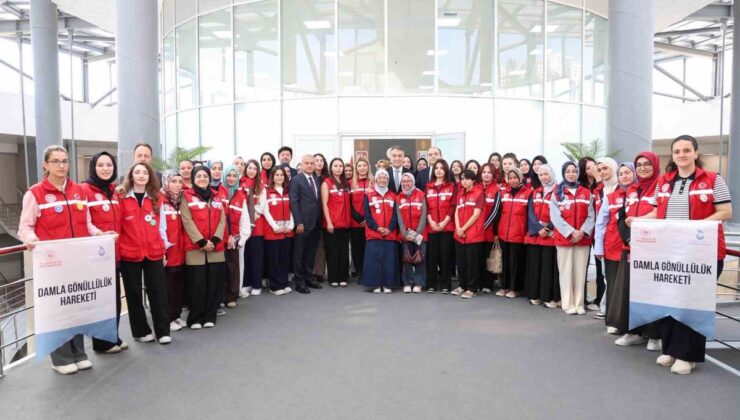 Karabük Valisi Oktay Çağatay, 44 Damla gönüllüsünü makamında kabul etti
