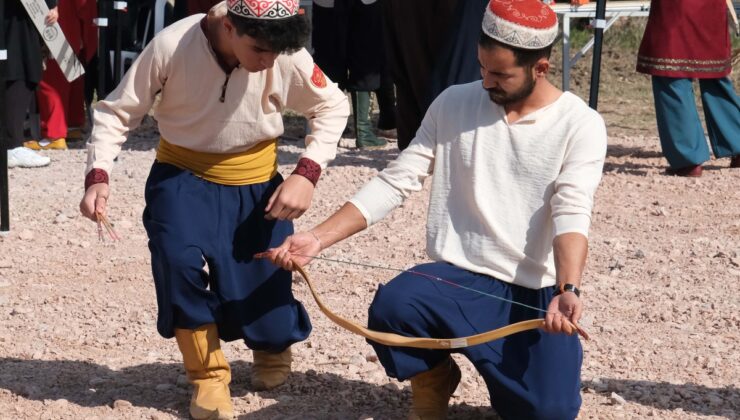 Karacabey’de Geleneksel Türk Okçuluk Türkiye Şampiyonası 204 sporcuyla sürüyor