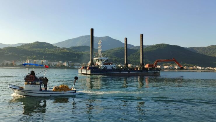 Kastamonu Cide Limanı’nda mil ve kum deniz dibi tarama gemisiyle temizlenecek