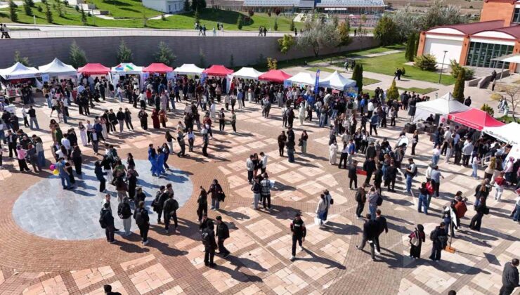 Kastamonu Üniversitesi’nde tanıtım günlerinde 187 öğrenci topluluğu stant açtı