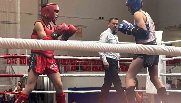 Kayseri Talas’ta Atatürk ve Cumhuriyet Muaythai Müsabakaları yoğun katılımla yapıldı