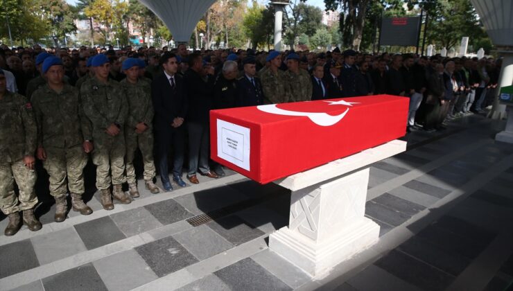 Kayseri’de kanser tedavisi gören Kıbrıs gazisi Rafet Toker 73 yaşında toprağa verildi