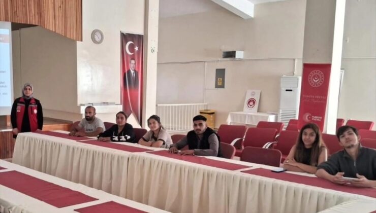 Kırklareli Aile ve Sosyal Hizmetler Müdürlüğü gençlere evlilik öncesi eğitim verdi
