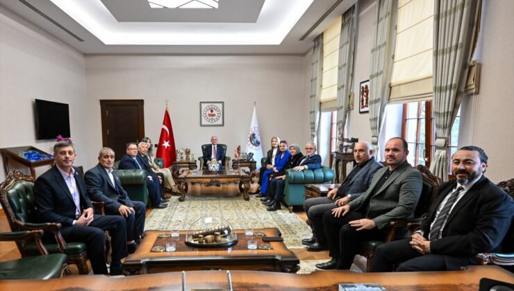 Kırklareli Valisi Turan, muhtarları kabul edip Muhtarlar Günü’nü tebrik etti