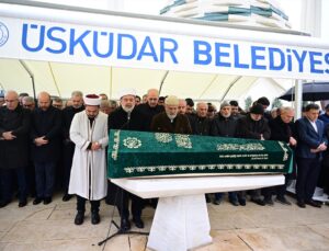 Kolon kanserinden hayatını kaybeden yazar Cevat Özkaya İstanbul’da defnedildi