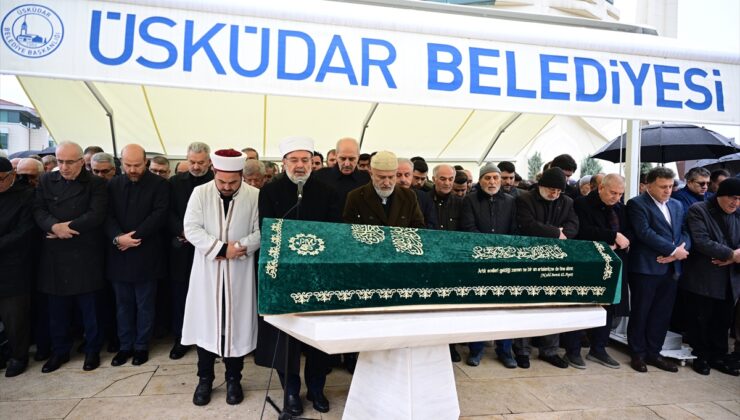 Kolon kanserinden hayatını kaybeden yazar Cevat Özkaya İstanbul’da defnedildi
