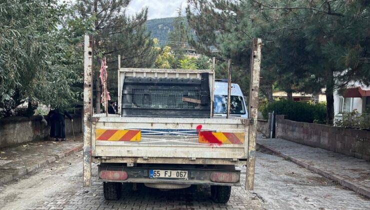 Konya Akşehir’de kamyonet geri manevrada iki kişiyi yaraladı, sürücü gözaltına alındı