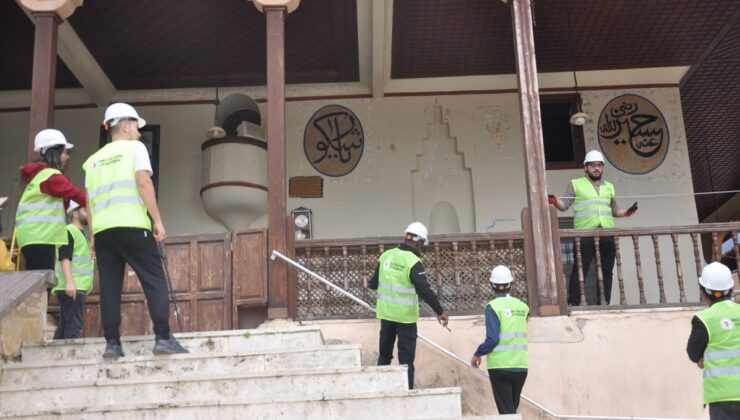Konya Teknik Üniversitesinden 23 öğrenci Ödemiş Bademli’de tarihi yapıları belgeliyor