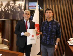 KPSS için simit tezgahına not bırakan Sertkaya, Elazığ İl Müftüsü Bingöl ile görüştü