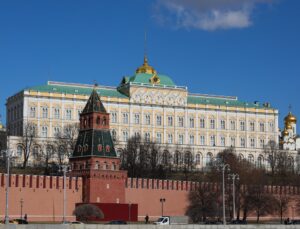 Kremlin Sözcüsü Peskov, müzakerelerin askeri operasyonları kısıtlamayacağını söyledi