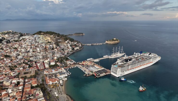 Kuşadası, 4 kruvaziyerle gelen 6 bin turisti Ege Port Limanı’nda ağırladı