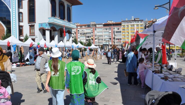 KÜSİDAP ve İHH öncülüğünde Kütahya’da Gazze için Hayır Çarşısı kuruldu