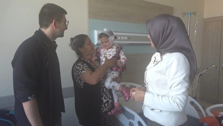 Kütahya’da 2 buçuk yaşındaki çocuğa ilk kez biyonik kulak ameliyatı yapıldı