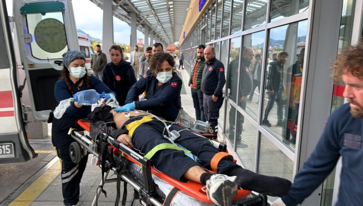 Kütahya’da İzmir-Eskişehir güzergahındaki tren raylardan geçen yayayı ağır yaraladı