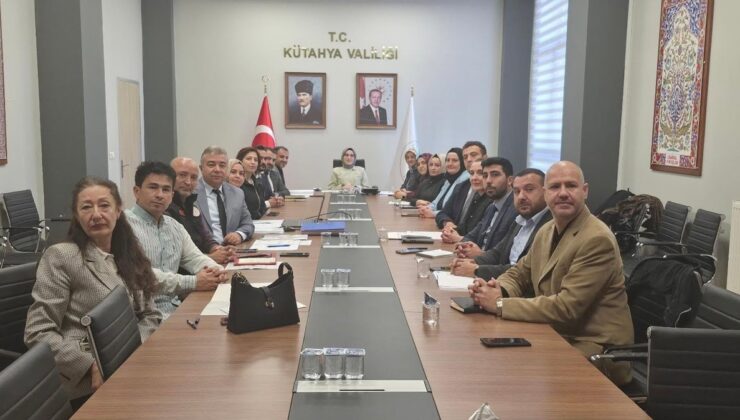 Kütahya’da otizm eylem planı toplantısında ailelerin talepleri dinlendi