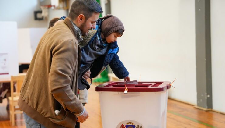Letonya’da Birleşik Liste Partisi seçimde yaklaşık yüzde 35,8 oyla önde gidiyor