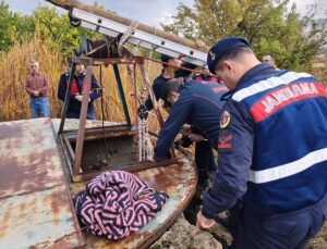 Malatya Kale’de 30 metre derinliğindeki kuyuya düşen genç, itfaiye ekiplerince kurtarıldı