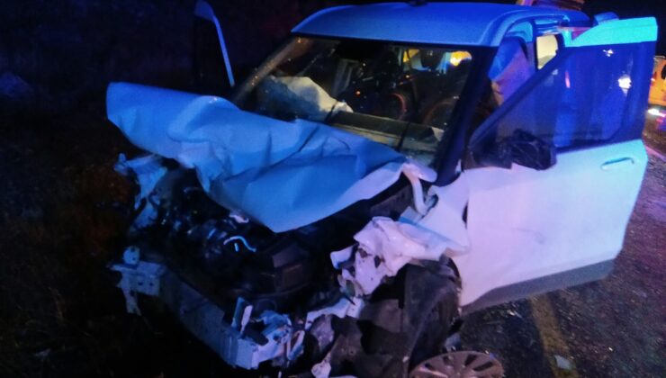 Mardin Midyat’ta iki aracın çarpıştığı kazada 1 kişi öldü, 3 kişi yaralandı