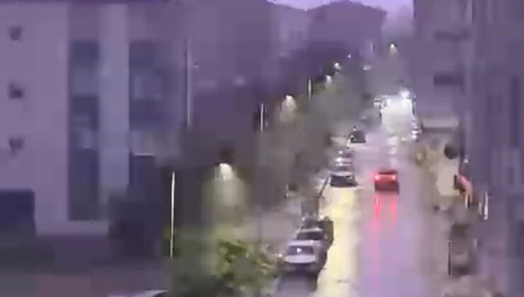 Meteoroloji uyarısının ardından Elazığ’da çakan şimşekler geceyi gündüze çevirdi