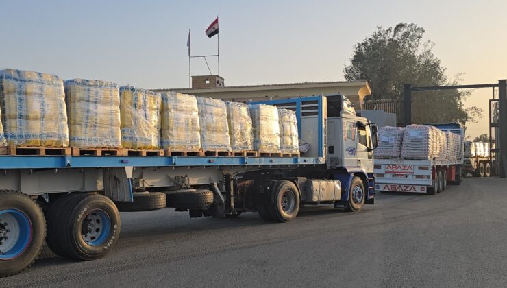 Mısır Kızılayı Gazze’ye 280’in üzerinde tırdan oluşan yardım konvoyu gönderdi