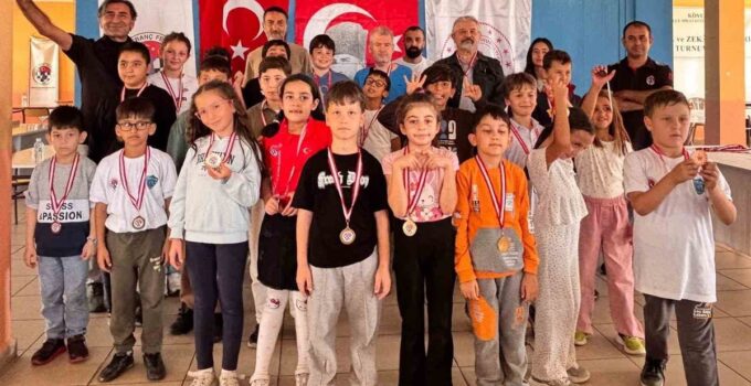 Muğla Köyceğiz’de 29 Ekim satranç turnuvası üç kategoride düzenlendi