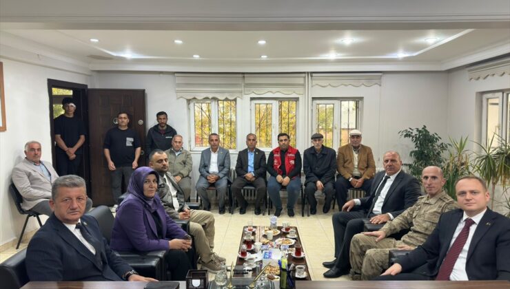 Muş Bulanık Kaymakamı Koşansu, Erentepe ve Uzgörür’ü ziyaret edip öğrencilerle buluştu