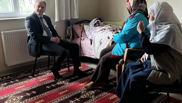 Muş Bulanık Kaymakamı Koşansu, Yaşlılar Haftası’nda yaşlıları evlerinde ziyaret etti
