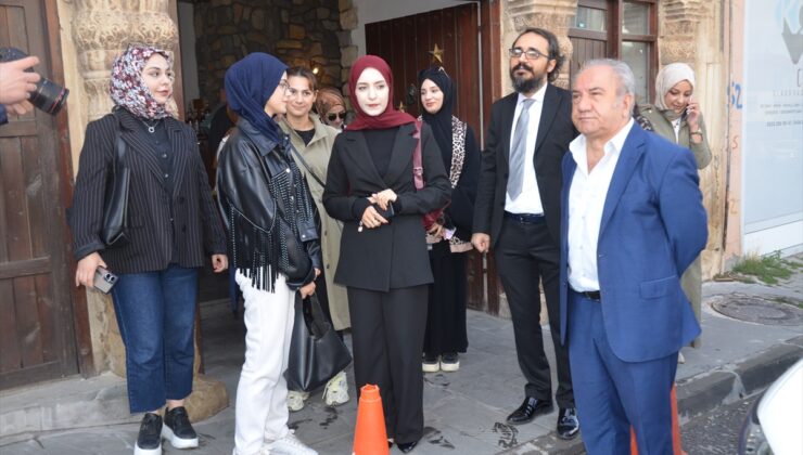 Muş’ta genç yazarlar, dernek buluşmasıyla tarihi mekanları ziyaret etti