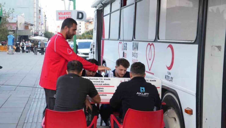 Muş’ta Kızılay’ın mobil kan bağışı aracına gün boyu ilgi düşük kaldı