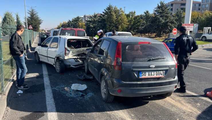 Nevşehir’de KPSS Ortaöğretim öncesi zincirleme kazada 3 kişi yaralandı