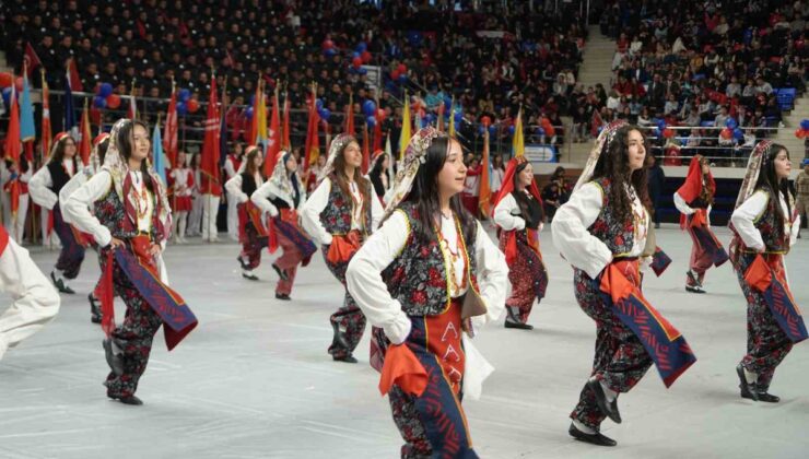 Niğde’de 29 Ekim Cumhuriyet Bayramı’nın 103. yıl dönümü törenle kutlandı