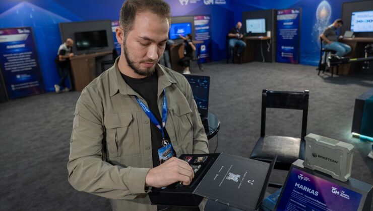 ROKETSAN testlerini geçen yerli uçuş kontrol bilgisayarı TEKNOFEST’te tanıtıldı