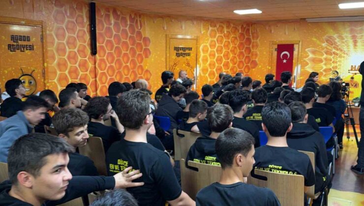RTÜK üyesi Davulcu, Düzce’de liselilere TV’leri ayakta tutmaya çalıştıklarını söyledi