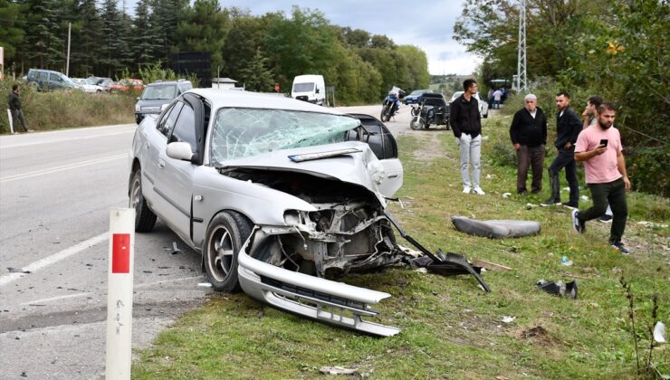 Samsun Vezirköprü’de iki otomobil çarpıştı, 2 sürücü yaralandı
