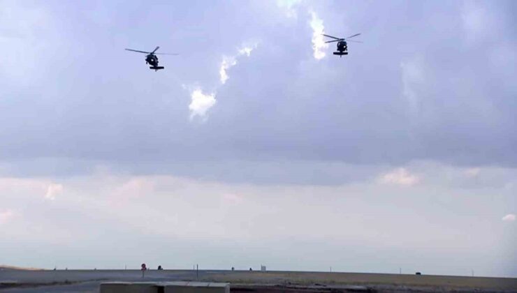 Şanlıurfa’da Jandarma Çelik Kanatlar, TEKNOFEST’te havada Harmandalı ve Zeybek oynadı