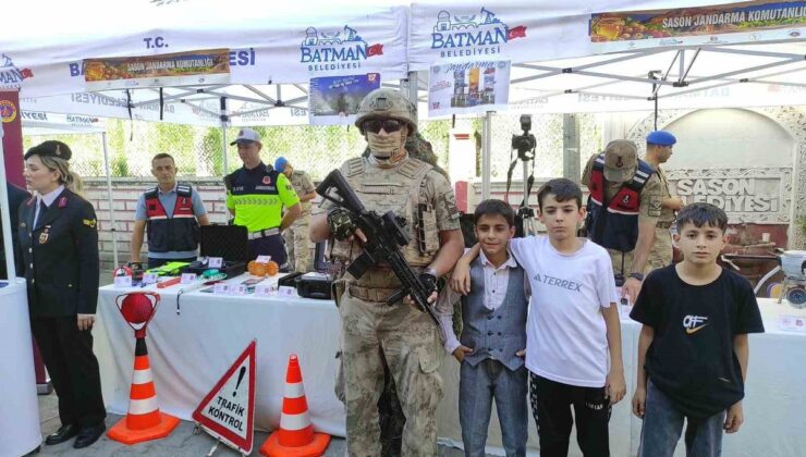 Sason’daki 4’üncü festivalde eğitimli jandarma köpeği ve dron ilgi odağı oldu
