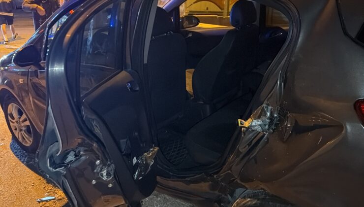 Savrulan otomobil kaldırımdaki yayaya çarptı, Eskişehir’de 7 kişi yaralandı