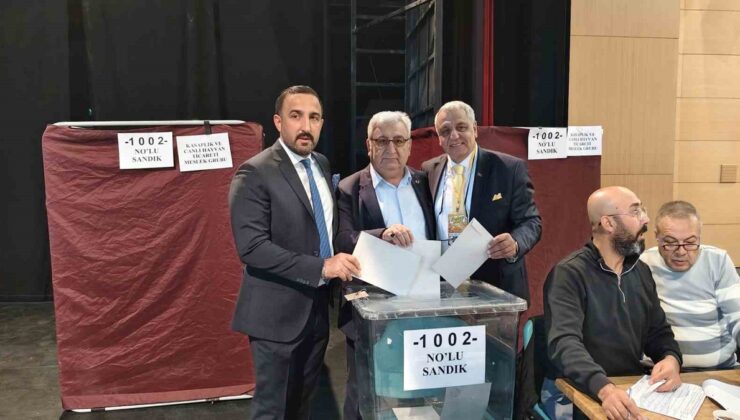 Sivas Ticaret Borsası seçiminde Hayrullah Karakaya 249 oyla yeniden başkan seçildi