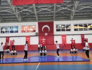 Sivas’ın Hafik, Ulaş ve Zara ilçelerinde Cumhuriyet Bayramı kutlandı