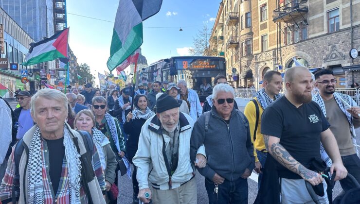 Stockholm Odenplan’da İsrail’in Gazze ve Lübnan’a yönelik saldırıları protesto edildi