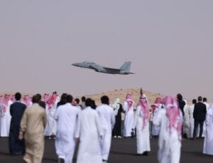 Suudi Arabistan askeri harcamalarda yerelleşmeyi 2025 sonunda yüzde 27,30’a taşıdı