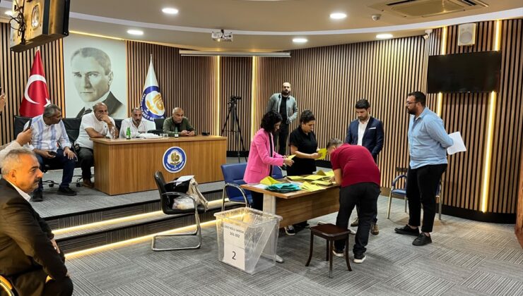 Tarsus Ticaret Borsası’nda 143’er oy çıkınca meclis üyelerini kura belirledi