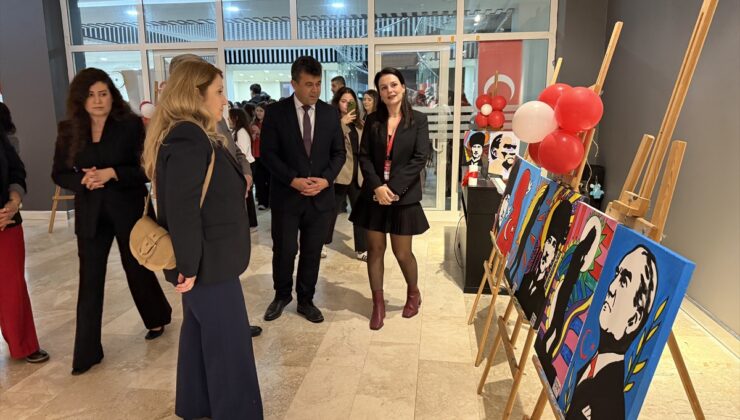 Tekirdağ’da öğrencilerin 50 eserlik ‘Cumhuriyetin Işığında Sanat’ sergisi açıldı