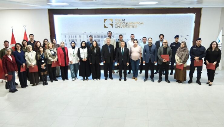 TOGÜ’de bağımlılıkla mücadelede katkı sunan eğitmenlere teşekkür belgesi verildi