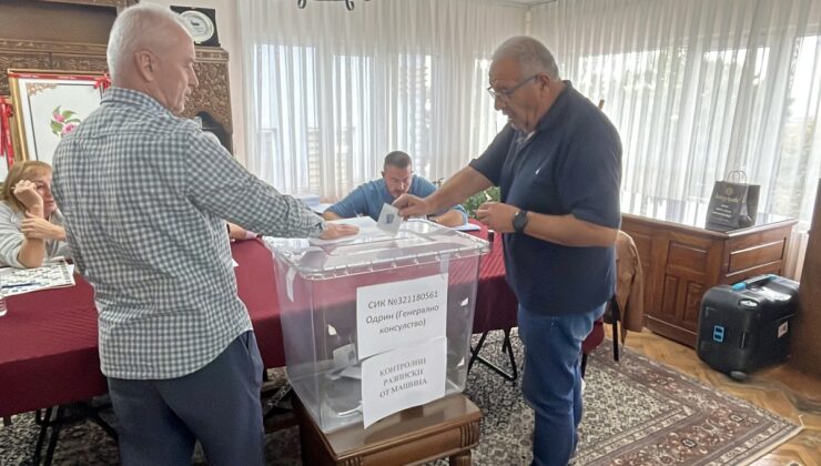 Trakya’da çifte vatandaşlar Bulgaristan seçimi için 15 sandıkta oy kullanmaya başladı