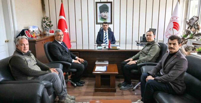 Uşak Valisi Kartal, Orman İşletme ve Doğa Koruma müdürlüklerini ziyaret etti