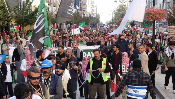 Van’da binlerce kişi Filistin’e destek için Kent Meydanı’na yürüdü